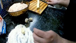 Пельмени с начинкой из кальмара и крабовых палочек