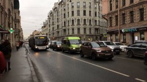 Выделенная полоса общественного транспорта на Большом Проспекте П.С.