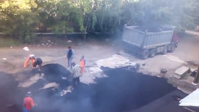 Ручная укладка асфальта в маленьких площадях
