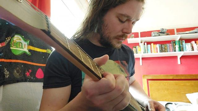 Jamming on a Manson MBM 1 смотреть онлайн