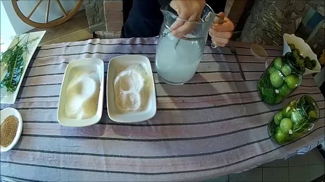 Квашеные зеленые помидоры