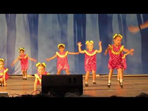Ансамбль "Огоньки". Группа "Фламинго". Танец "Горошинки цветные". Таганрог. 2022.06.26