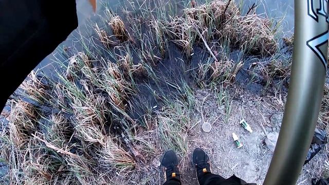 Ловля плотвы на поплавок. Рыбалка после работы. смотреть онлайн