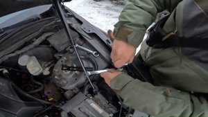 Упоры капота Сузуки Гранд Витара 3.2