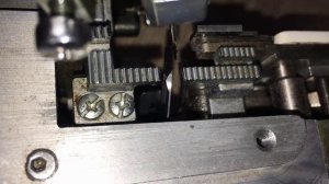 JANOME MY LOCK 714. Регулировка петлителей.