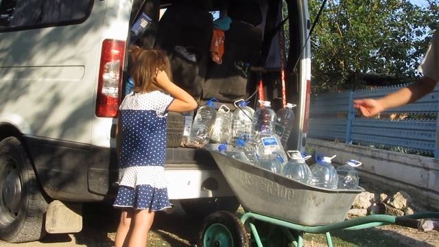 И еще один день из жизни в деревне))) Весело нам здесь живется)) смотреть онлайн