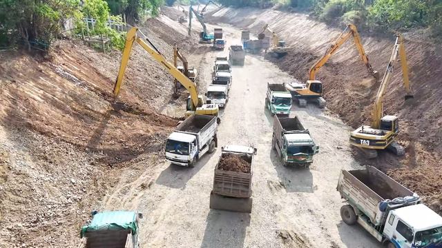 Строительство, расчистка русла реки