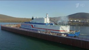 Уникальная плавучая атомная электротепловая станция "Академик Ломоносов" была доставлена на Чукотку