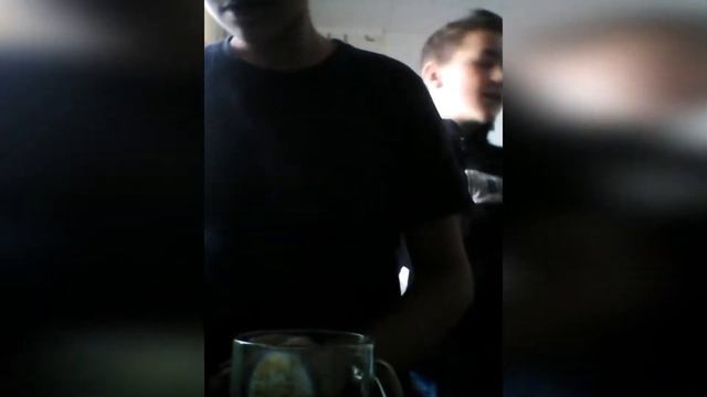 Пранк над другом подсыпал соль в чай смотреть онлайн