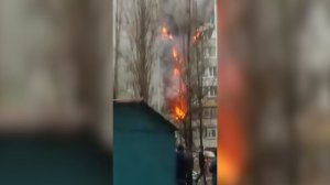 Пожар после первого взрыва в Волгограде 