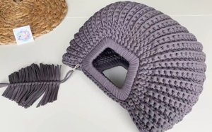 Вязание крючком: Вязаная СУМКА-РАКУШКА из трикотажной пряжи
