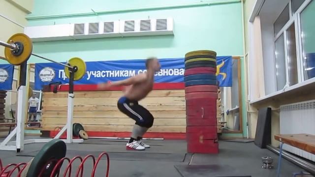 Прыжок на стопку блинов, высота примерно 150 сантиметров, свой рост 171 смотреть онлайн