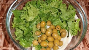 Новогодний салат из кальмаров