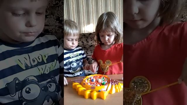 Игра рыбалка. Поймай рыбку и научи друга.