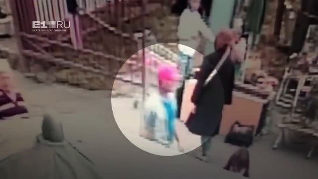 Мужчина поцарапал Mercedes за 10 миллионов и сбежал смотреть онлайн