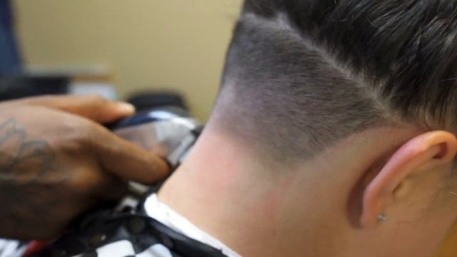 Ladies UnderCut w/design смотреть онлайн