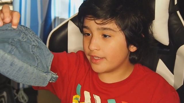 Check out these hats! смотреть онлайн