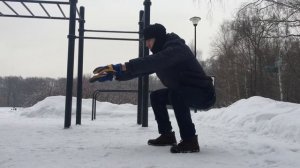 98. Полуприсед. Стойка в полуприседе. Поза всадника. Поза наездника.