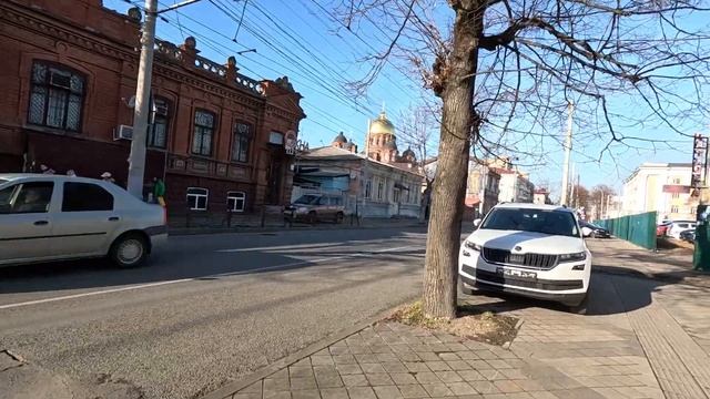 Краснодар. 02.02.2023. Погода супер! Иду по ул. Седина. Исторические особняки.  Голуби на ул Мира: