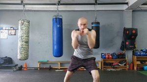 Базовая комбинация:атака по этажам через финт (раз-два корпус-голова).#вскбокс #бокс #тренер #боксе