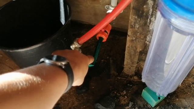 Подключаю раковину к канализации и водопроводу. Влоговое видео.