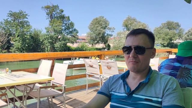 Джугба кафе шашлычная на берегу реки.mp4