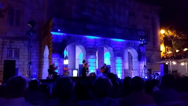 Katia Guerreiro no Largo de São Carlos (29/08/2015) - Parte 3/7 смотреть онлайн