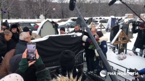 На Троекуровском кладбище открыли памятник Грачевскому