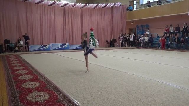 Кречетова Мария, 2008, Металлист, обруч, Юные грации, Ижевск, 20 12 2015 смотреть онлайн