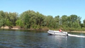 Надувная моторная лодка ПВХ CAPRAL с фальшьбортом.