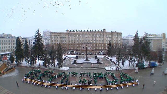 250 воздушных шаров запустили в небо в Белгороде смотреть онлайн