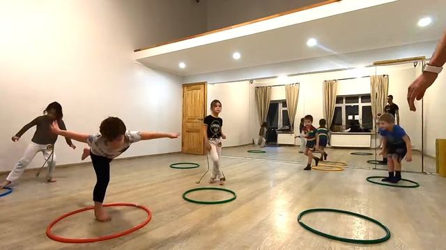 ТРЕНИРОВКА МЛАДШЕЙ ГРУППЫ / КАПОЭЙРА В ЗВЕНИГОРОДЕ смотреть онлайн