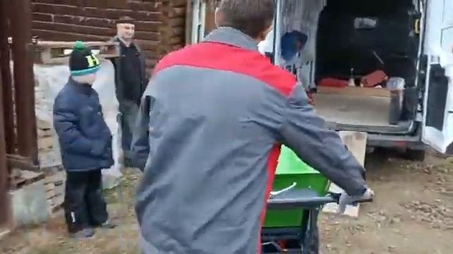 Электротележка Мотомул. Давайте посмотрим, насколько тихо она едет.