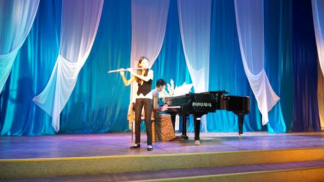 Andante C-Dur. W.A. Mozart ; Tarantella. J Andersen. смотреть онлайн