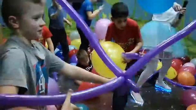 Шариковая вечеринка смотреть онлайн