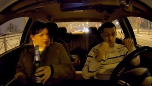 Таксист "подобрал" бухую девушку и делал с ней всякое