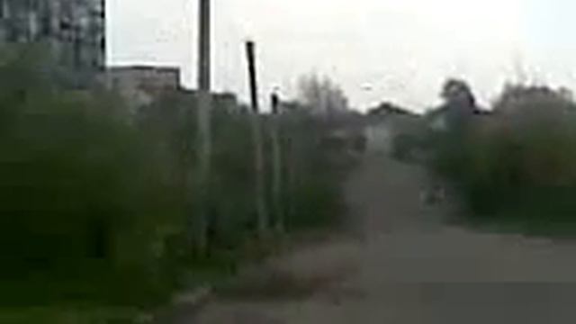 Красные флаги на крыше дома по ул. Киевской смотреть онлайн