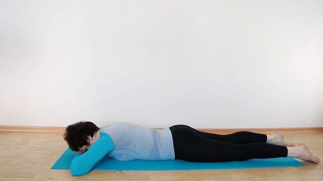 Ошибки / Подъём ноги лёжа на животе смотреть онлайн