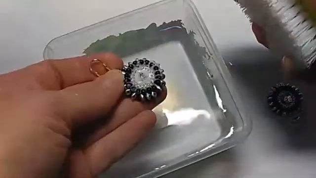 Лайфхак для бисероплетов. Чистим серьги из драгоценного бисера смотреть онлайн