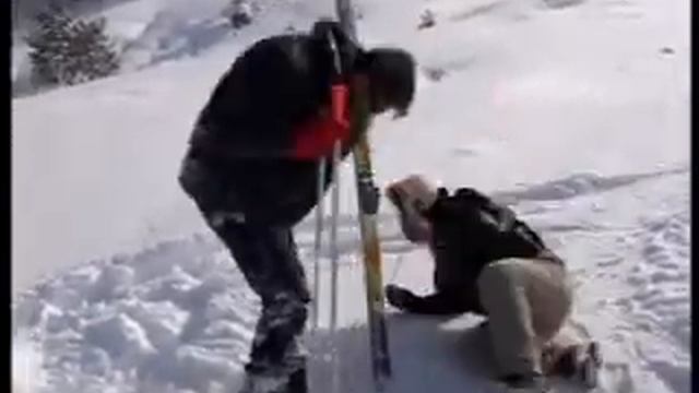 Doğu magazin - program ekibi kayak sporu yaparsa!.. 3.kısım смотреть онлайн