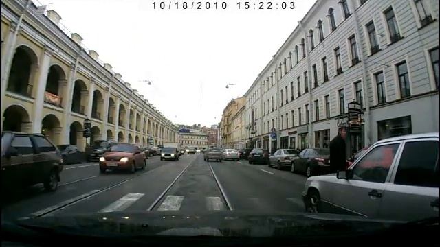 Девушка сбивает мужчину на переходе! смотреть онлайн