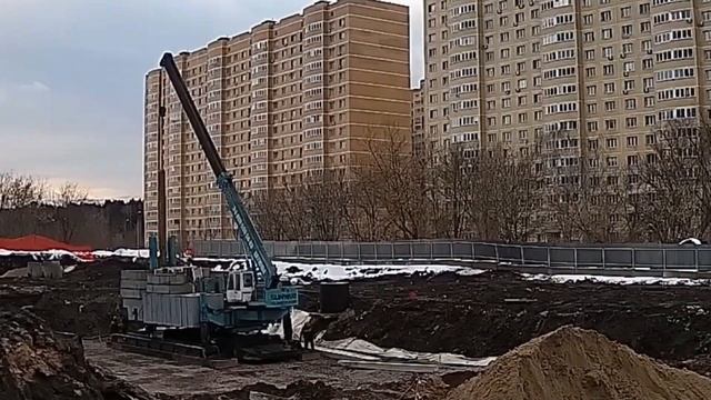 Вечерние работы на стройке! Строительство детского сада. Работы нулевого цикла. смотреть онлайн