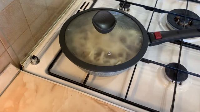 ГОВЯДИНА С ШАМПИНЬОНАМИ под сливочным соусом.Пальчики оближешь!!!