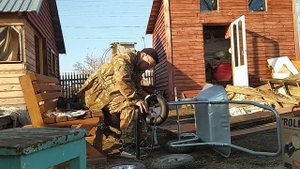 На память #1 Уборка территории, замена камеры садовой тачки.
