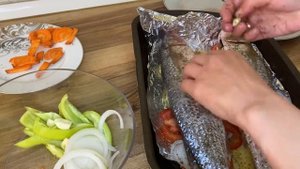 Кефаль запеченная в духовке-Кефаль балығын пеште пісіру#кефальвдуховке#кефальвфольге