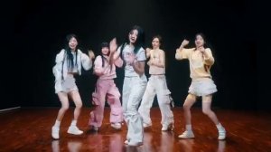 ILLIT-Magnetic-Dance-Practice-Mirrored