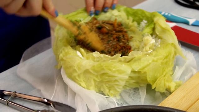 Фаршированный кочан капусты, запечённый в духовке. ГРУЗИНСКАЯ КУХНЯ .Stuffed Cabbs смотреть онлайн