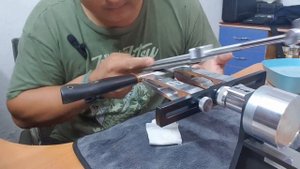 Заточка ножа, сталь N690 + дубовый притир паста 7/5 на станке К03.