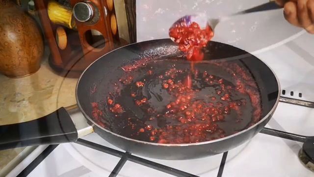 Корзиночки с красной смородиной и сыром рикотта! Что в холодильнике.