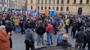 В Германии граждане выходят на антиамериканский митинг